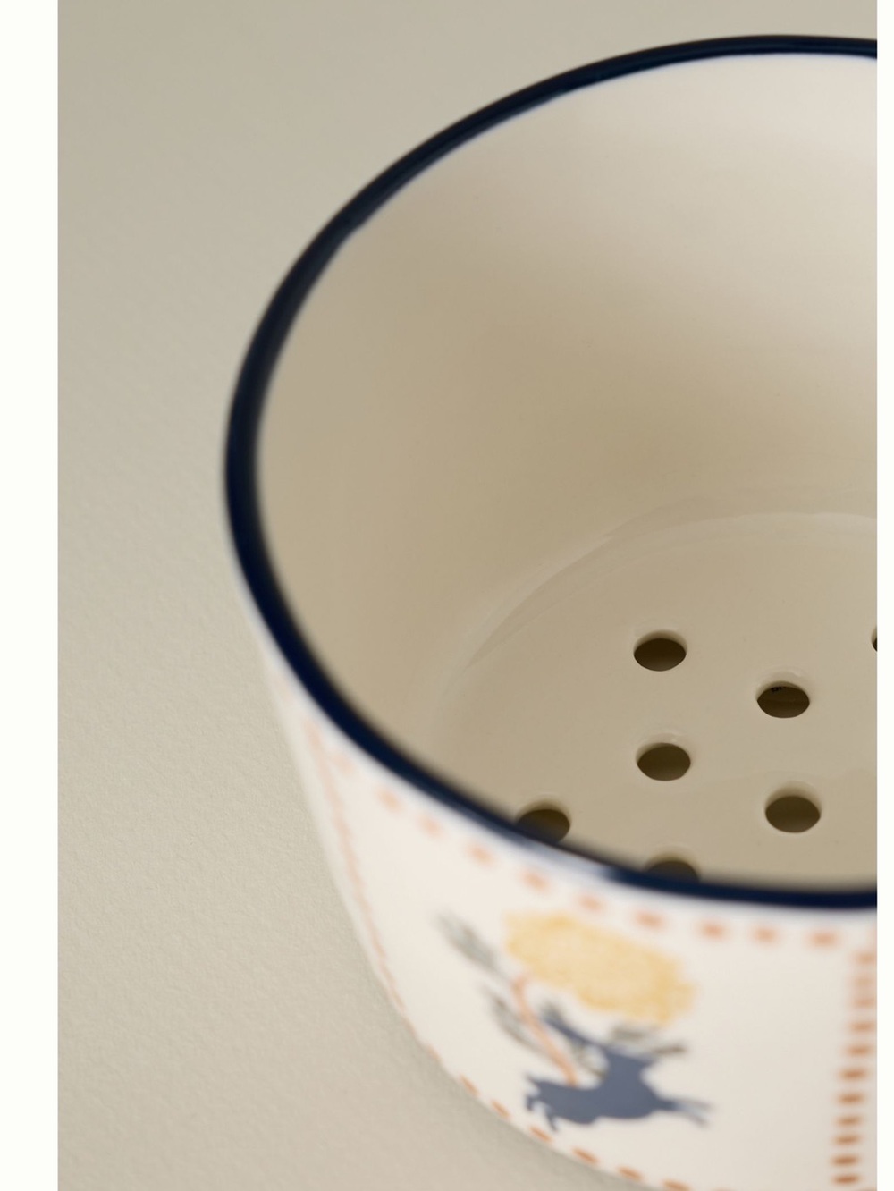 🐰Anthropologie Stoneware Berry Basket Millie Bunny Large New Rustic Ivory Blue